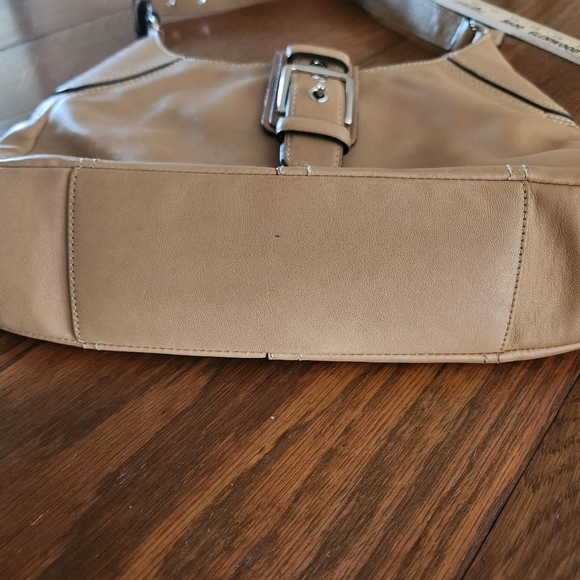 Coach Hamptons Big Buckle Medium Beige Leather Hobo F11197 - Picture 11 of 16